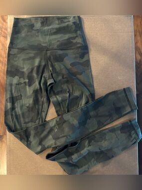 Lululemon camo leggings 28”